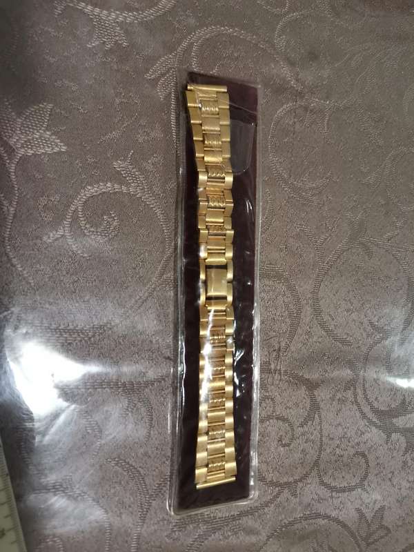 Gold tone stainless steel watch bracelet to fit 18mm lug new old stock