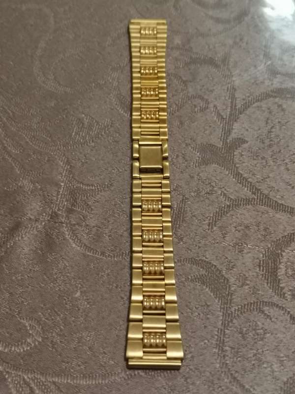 Gold tone stainless steel watch bracelet to fit 18mm lug new old stock