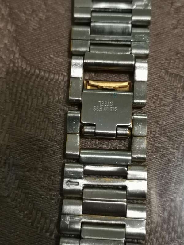 Gold tone stainless steel watch bracelet to fit 18mm lug new old stock