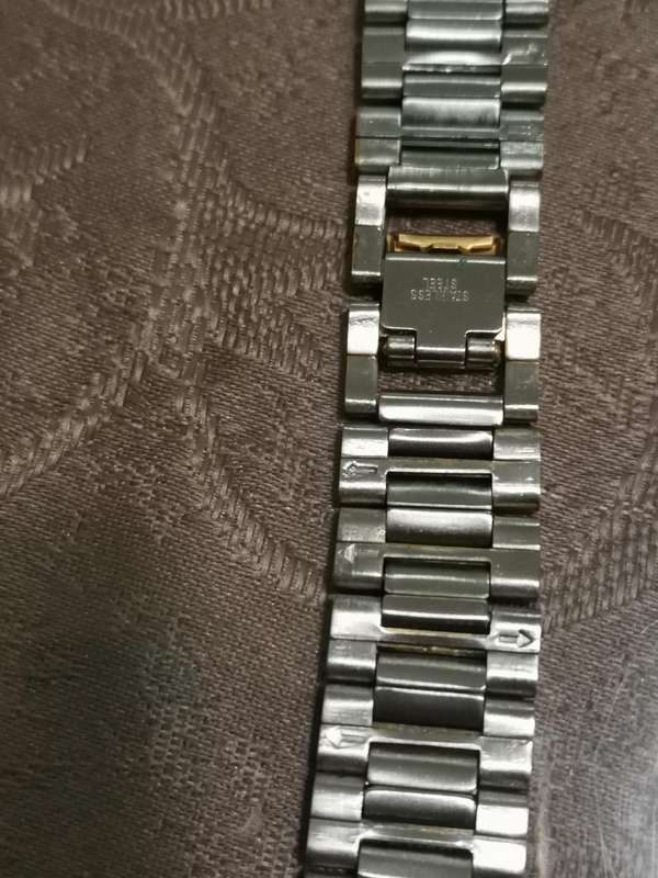 Gold tone stainless steel watch bracelet to fit 18mm lug new old stock