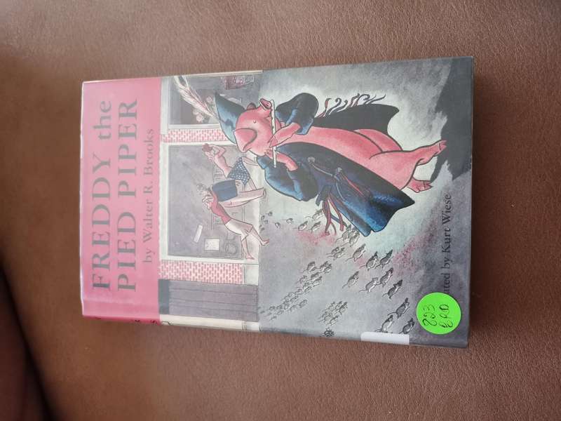 2002 Freddy the pied piper by Walter R brooks