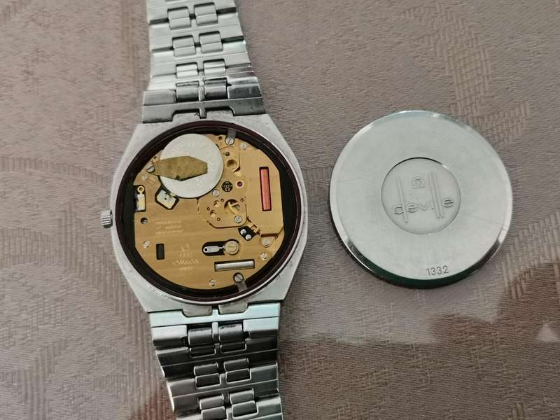 Vintage omega de ville quartz 1332 gents watch with box one owner since new