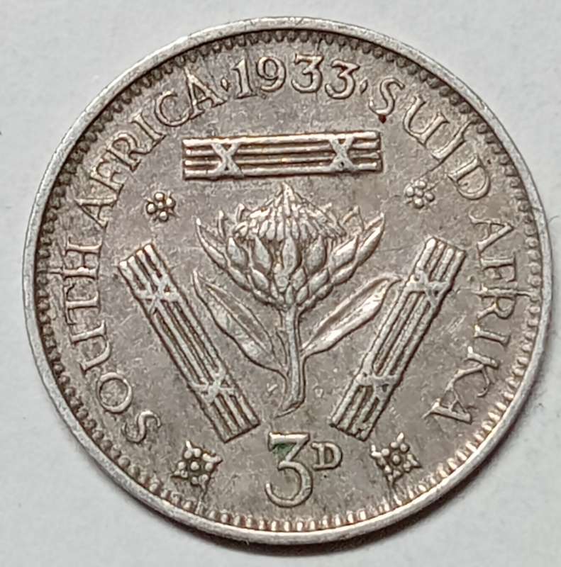 GREAT 1933 3 PENCE with multiple cracked die mint errors
