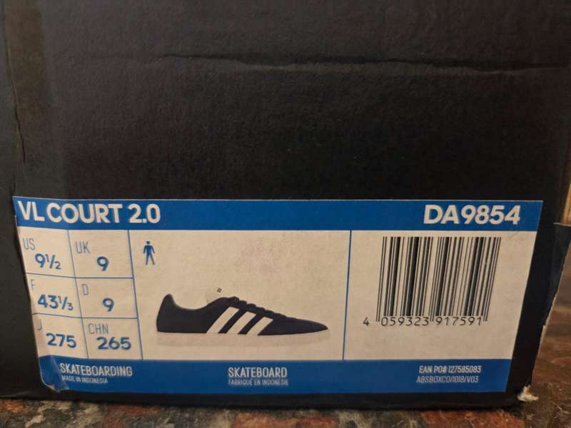 LIKE NEW ADIDAS