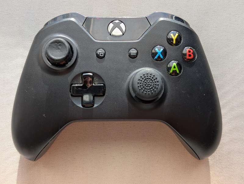 X2 Official Xbox One Controllers (Black)  + Pro Gamer XBOX One USB Wireless Gaming Receiver