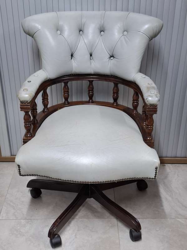 Vintage Leather Chesterfield Style Office Chair - Dove Grey - Solid Warm Wood Frame
