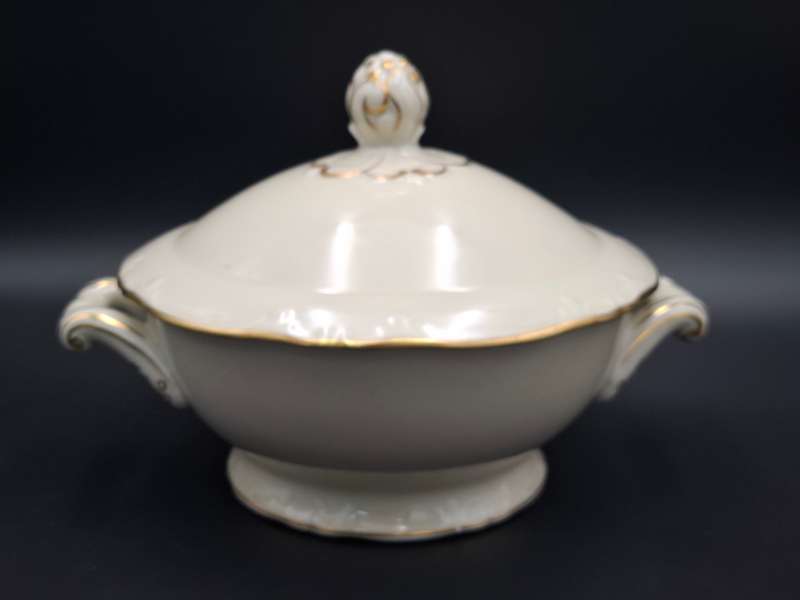 Vintage Porsgrunn Norge - 33 piece dinnerware in ivory with gold trim - designer Nora Gunderson