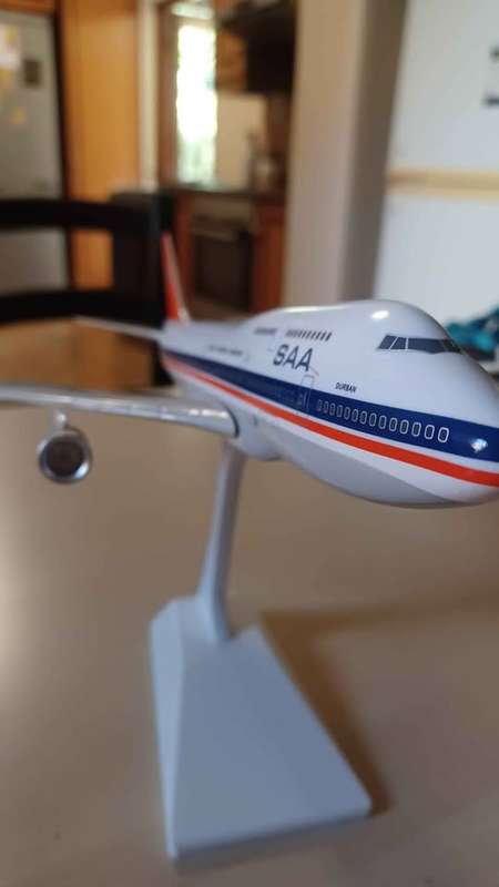 B747-400 SOUTH AFRICAN AIRWAYS ZS-SAV DURBAN ABS Plastic Snap-Fit Model Scale 1 / 200