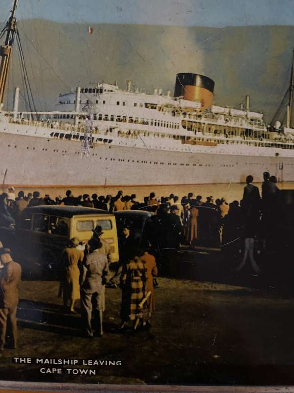 Vintage tin depicting the Mailship leaving Capetown
