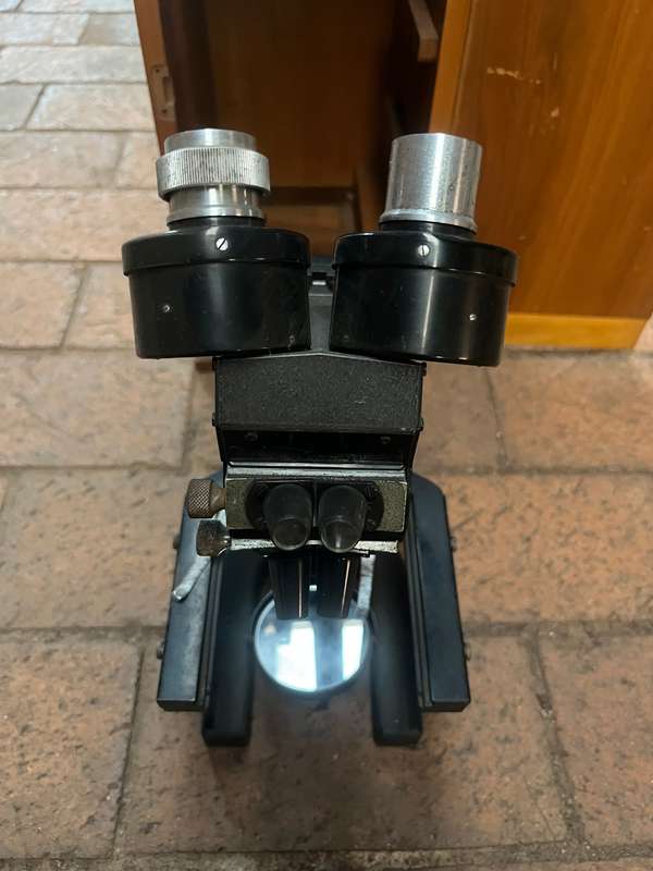 Microscope