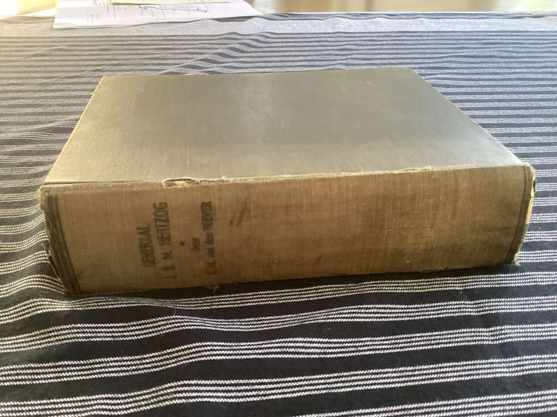 JBM Hertzog, autobiography (1948). Afrikaans edition, 2nd printing. by C M Van Den Heever.