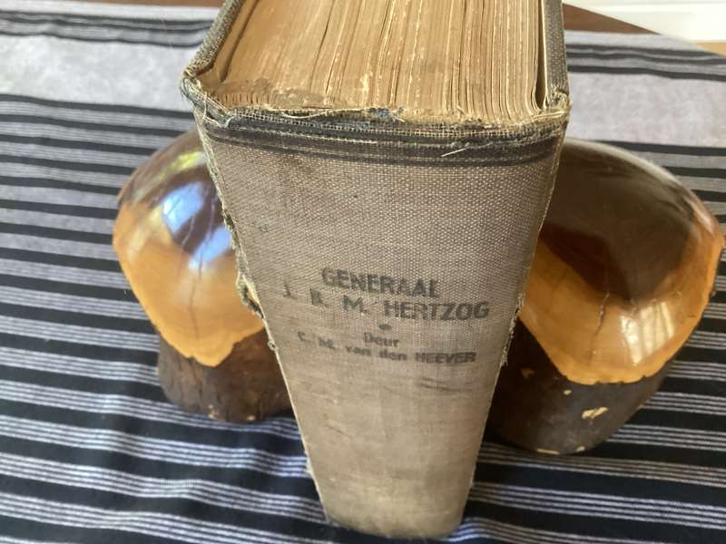 JBM Hertzog, autobiography (1948). Afrikaans edition, 2nd printing. by C M Van Den Heever.