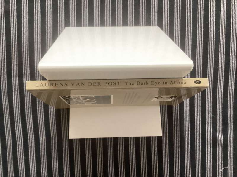 The Dark Eye in Africa, South African edition. Laurens Van Der Post. Softcover .