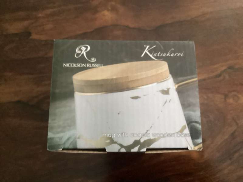 Kintsukuroi, fine bone China mug, with acacia wooden base. New.
