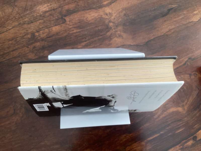 David Beckham Autobiography. His real story, hardcover in a VGood condition. (2nd book free).