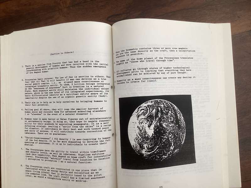 Aliens amongst us - Matrix 3 by renowned researcher, Valerian Valdamar. Softcover/boards. V.G.