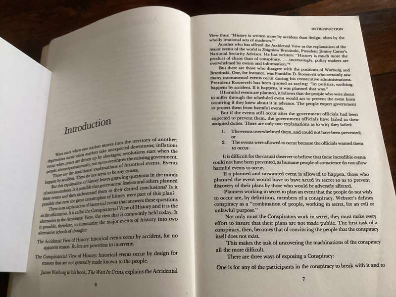 THE UNSEEN HAND. The Conspiratorial View of History. Paperback in a Good + condition.