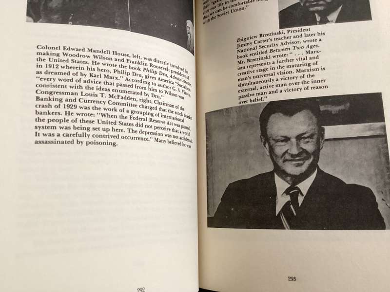 THE UNSEEN HAND. The Conspiratorial View of History. Paperback in a Good + condition.