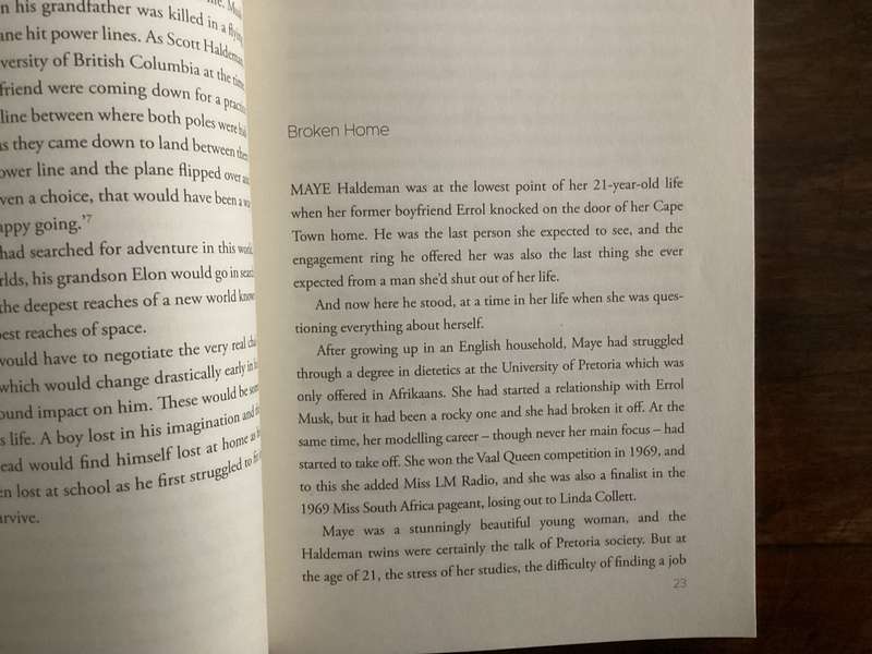 ELON MUSK Risking it all (2022), by Michael Vlismas. Paperback in V Good condition.