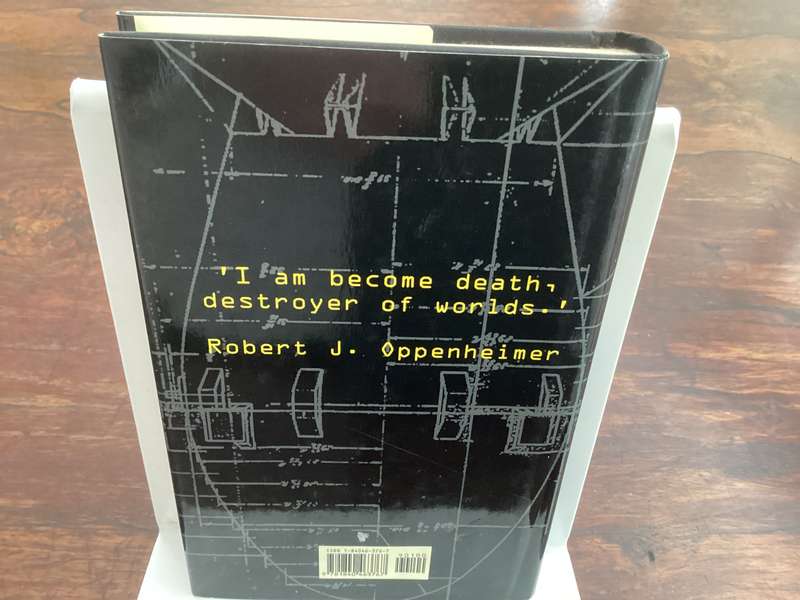 THE MANHATTAN PROJECT, Big Science and the Atom Bomb. Hardcover in new condition.