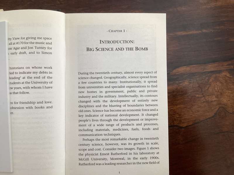THE MANHATTAN PROJECT, Big Science and the Atom Bomb. Hardcover in new condition.