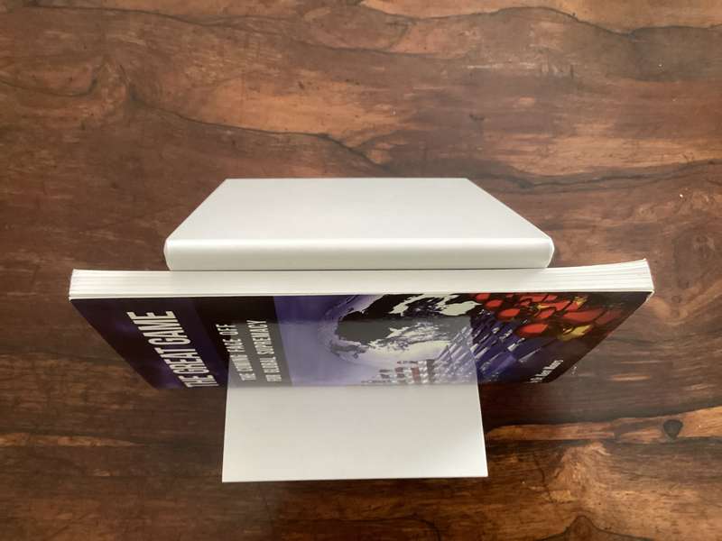 THE GREAT GAME - The Coming Face-Off For Global Supremacy.. Softcover, in a new condition.