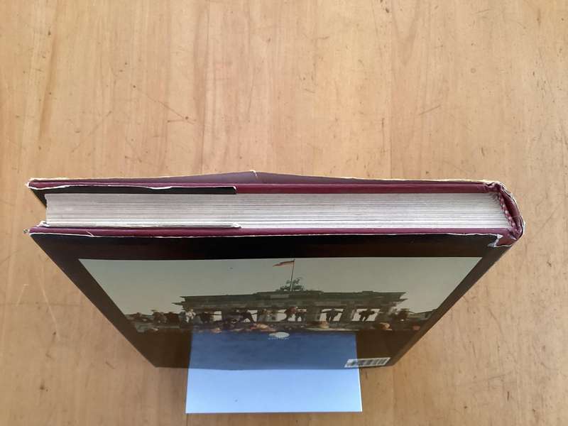 The Struggle For DEMOCRACY. Hardcover coffee-table book. V Good condition.