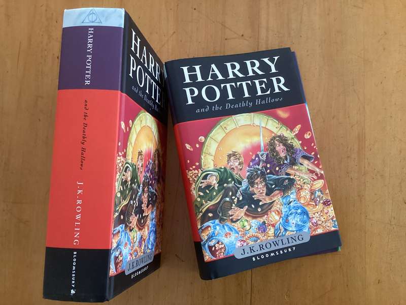 HARRY POTTER and the DEATHLY HALLOWS. Hardcover, First Edition in a Fine condition.