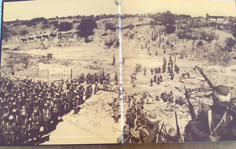 THE BOER WAR. First SA edition, illustrated. By Thomas Packenham. Hardcover, large format.