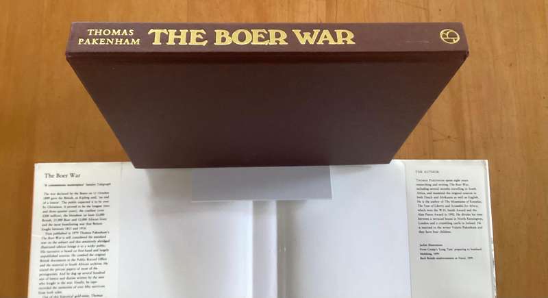 THE BOER WAR. First SA edition, illustrated. By Thomas Packenham. Hardcover, large format.