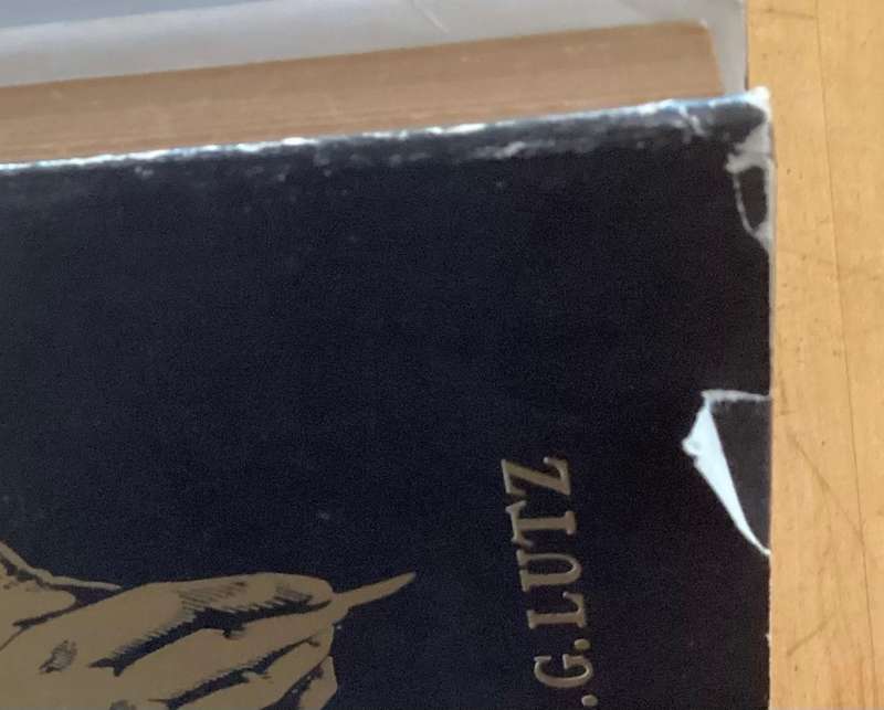 MEN WITH GOLDEN HANDS. A book of surgical miracles, by E.H.G. Lutz. (1955).