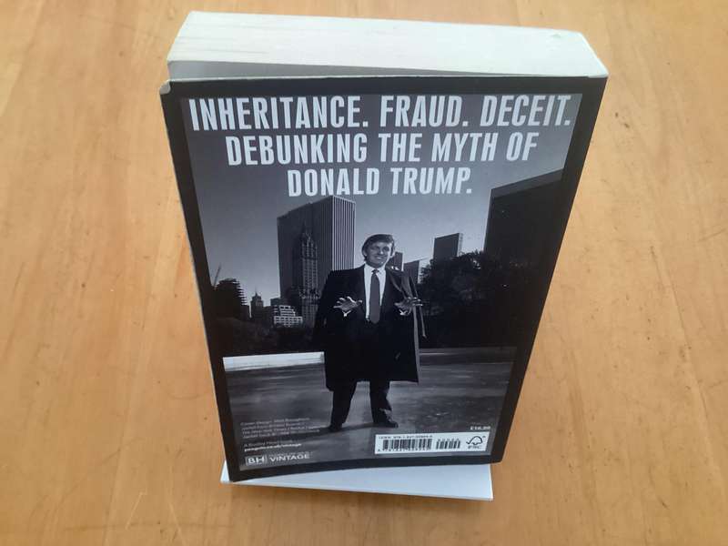 DONALD TRUMP Lucky Loser. Paperback in a very good condition.