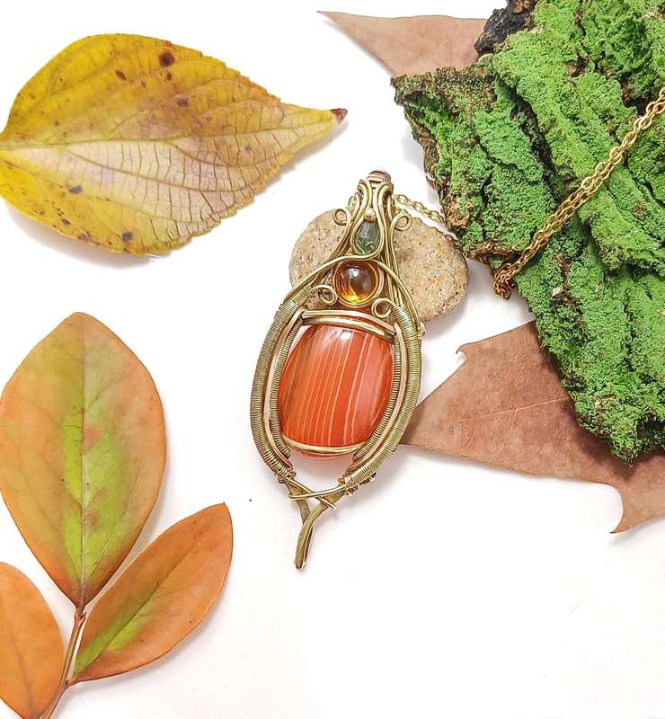 Sunglade Relic Pendant Chain Carnelian Citrine Raw Demantoid in Brass and Brass Twisted & Stoned