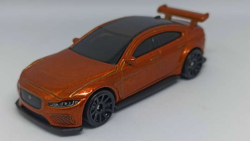 1/64 scale Nissan 370z Greenlight and Jaguar XE