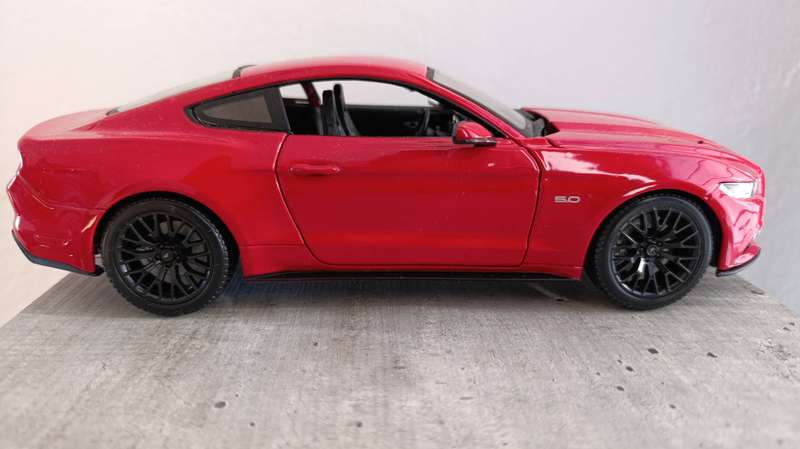 1:18 Maisto Ford Mustang