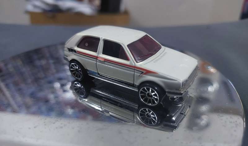 HOT WHEELS VOLKSWAGEN GOLF