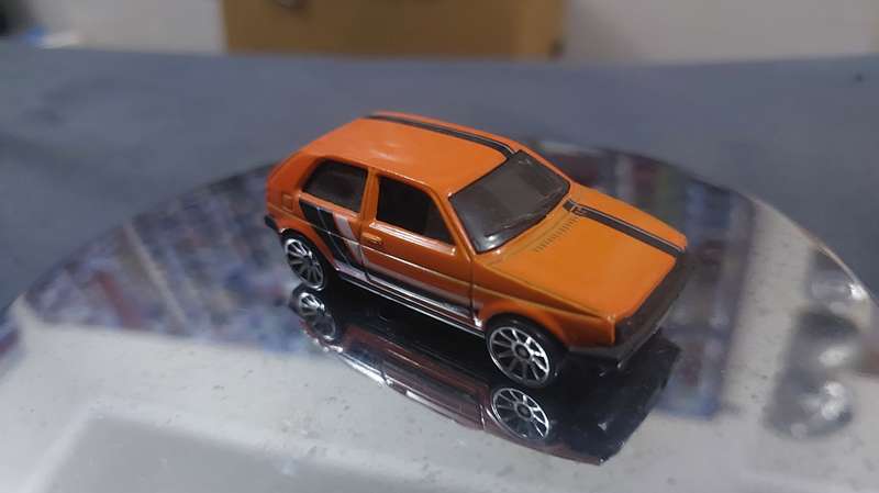 HOT WHEELS VOLKSWAGEN GOLF