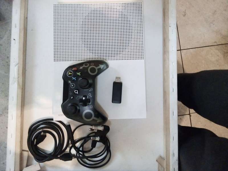 X box 1 game console + 5 games