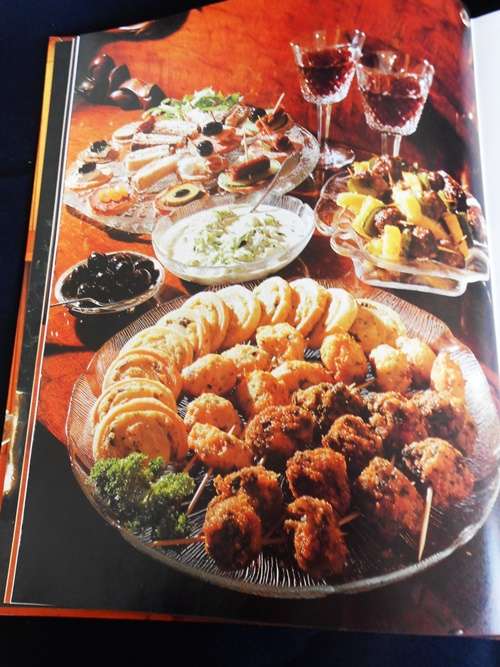 All Colour South African Cookbook - Sannie Smit FIRST EDITION signed by the author