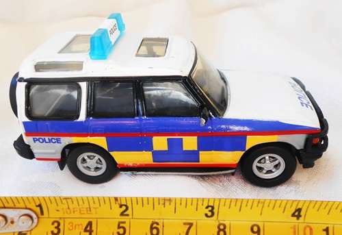 collectible Die-Cast Land Rover Discovery British Police Patrol Vehicle