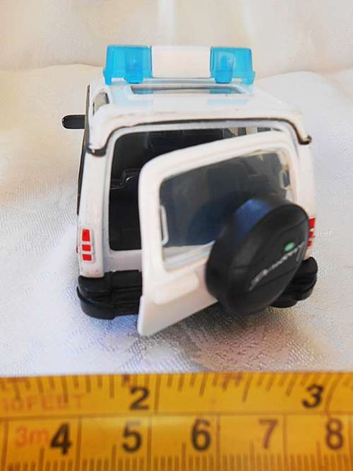 collectible Die-Cast Land Rover Discovery British Police Patrol Vehicle