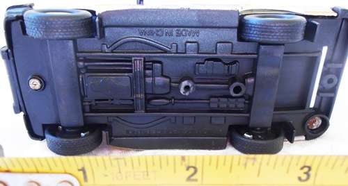 collectible Die-Cast Land Rover Discovery British Police Patrol Vehicle