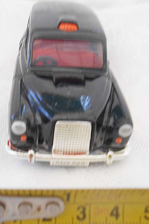 REDBOX MOTORMAX COLLECTIONS..LONDON TAXI..No.61052.....4.5" LONG model cars..
