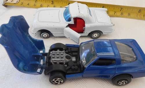 two die-cast models No 4117 1953 Ford Corvette échelle 1/36  and chevrolet corvette stingray?