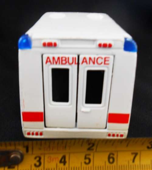 Redbox Models 1/43 Scale 61056 - LDV London Ambulance - White