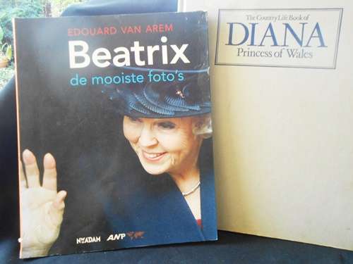 Beatrix, de mooiste foto's -Edouard van Arem +Country  Life book of Diana (two books)