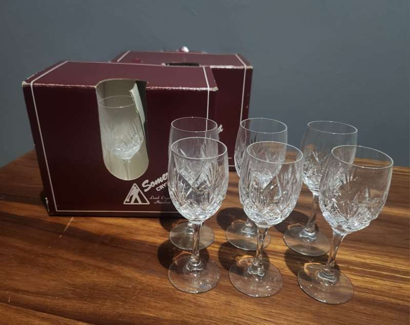 12 X Crystal Cherry glasses ( boxed )