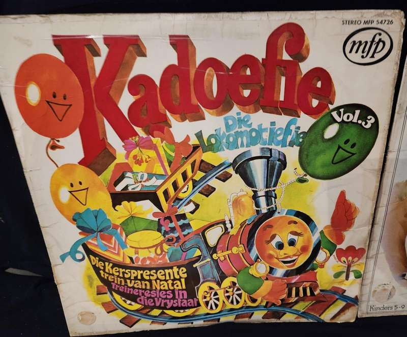 5 X CHILDREN VINYL ,s