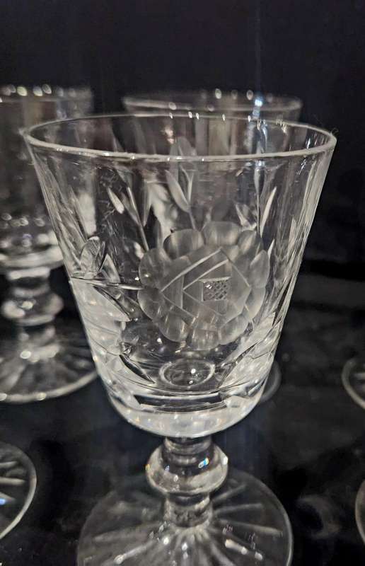 8 x Cut class glasses ( 4 +4 )