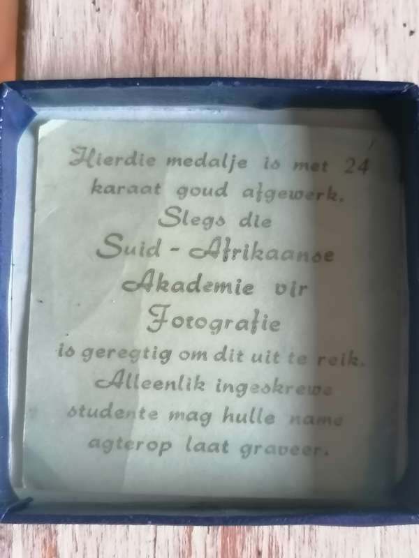 LARGE MEDALLION